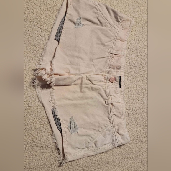 AMERICAN EAGLE Light Pink Shorts Size 10 - Picture 1 of 5